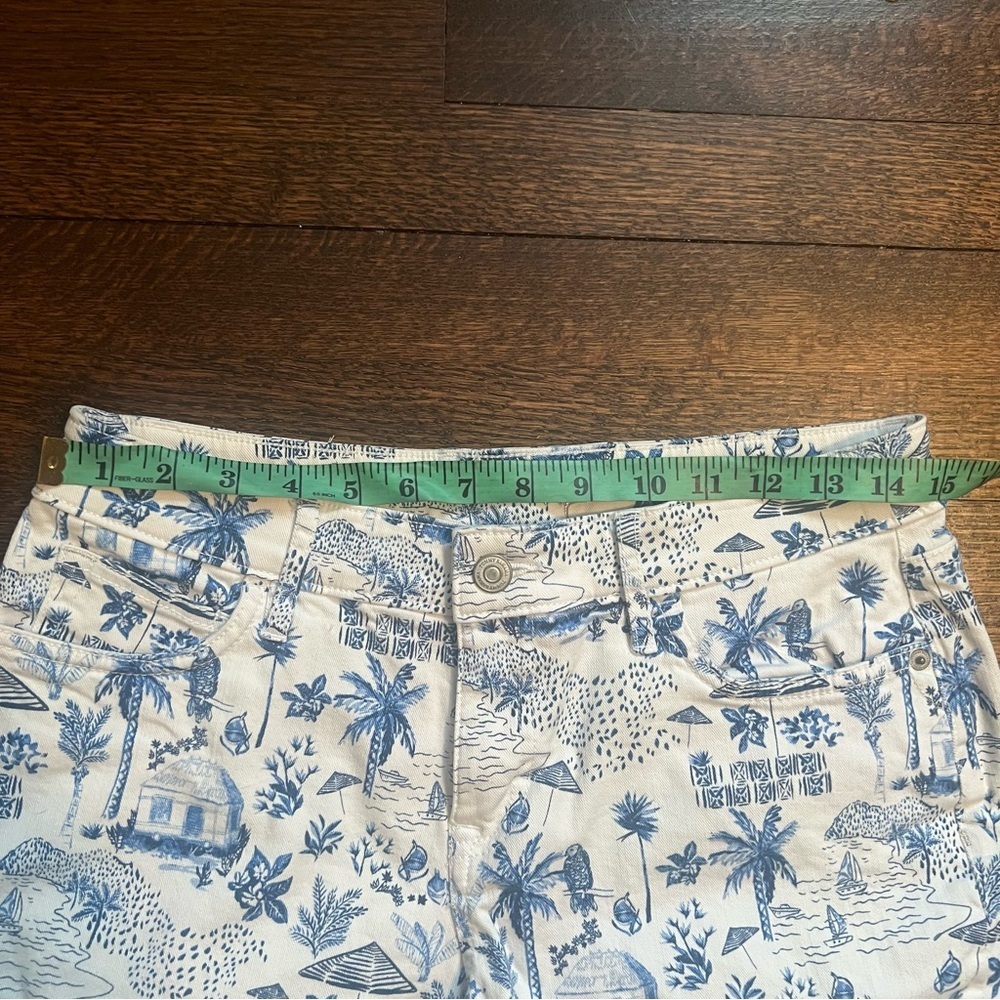 Tommy Bahama white with palm tree tropical print shorts size 28 - Picture 3 of 9